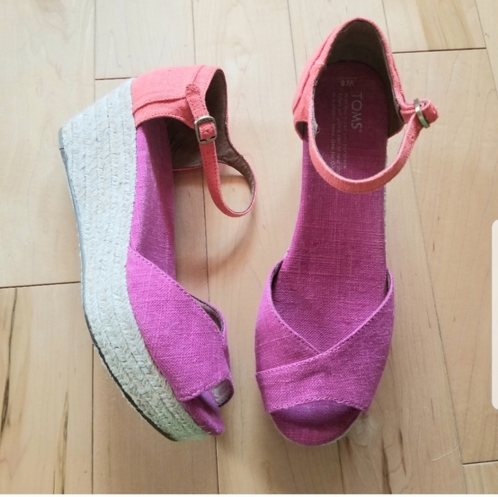 Toms pink and orange wedge espadrille sandals 8